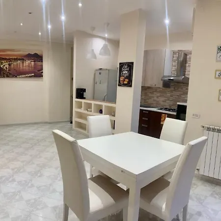 Sentiti A Casa-guest House נאפולי